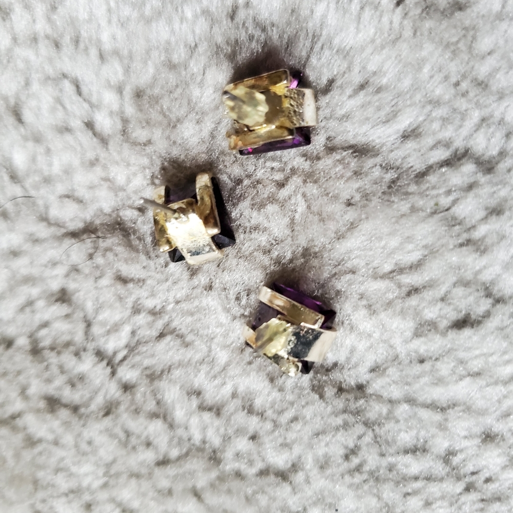 Earring studs - Picture 2 of 3
